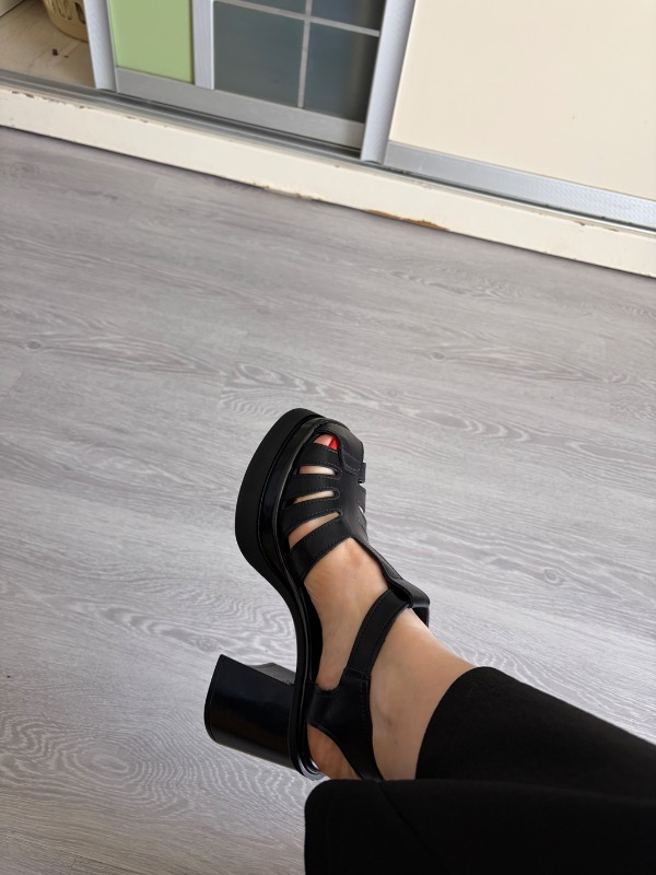 Luvi Rovena Siyah Platformlu Blok Topuklu Kadın Sandalet