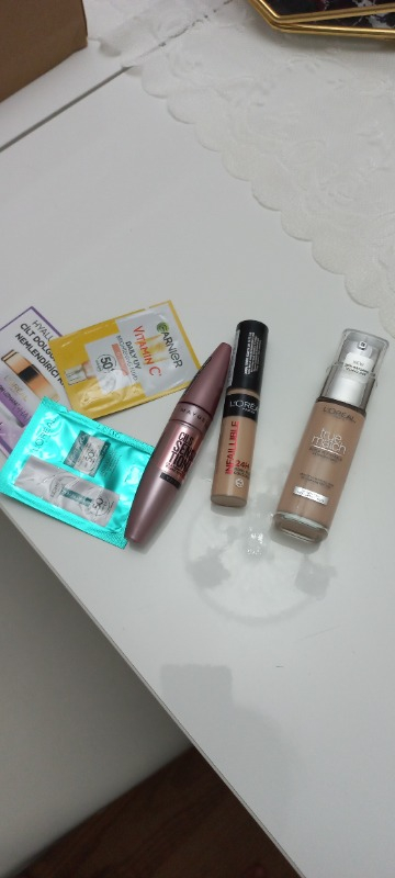 Maybelline New York Lash Sensational Yelpaze Etkili Siyah Maskara
