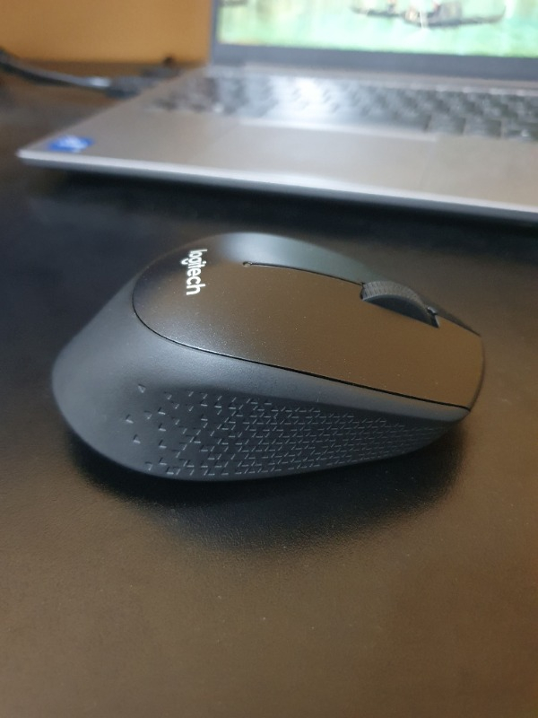 Logitech M330 Sessiz Kablosuz Optik Mouse - Siyah