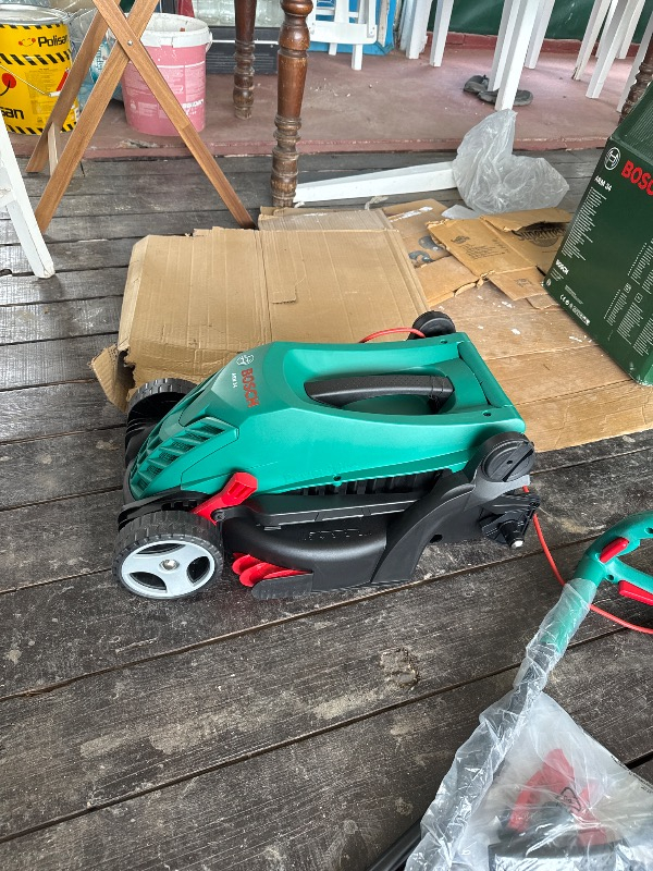 Bosch ARM 34 Elektrikli Çim Biçme Makinesi