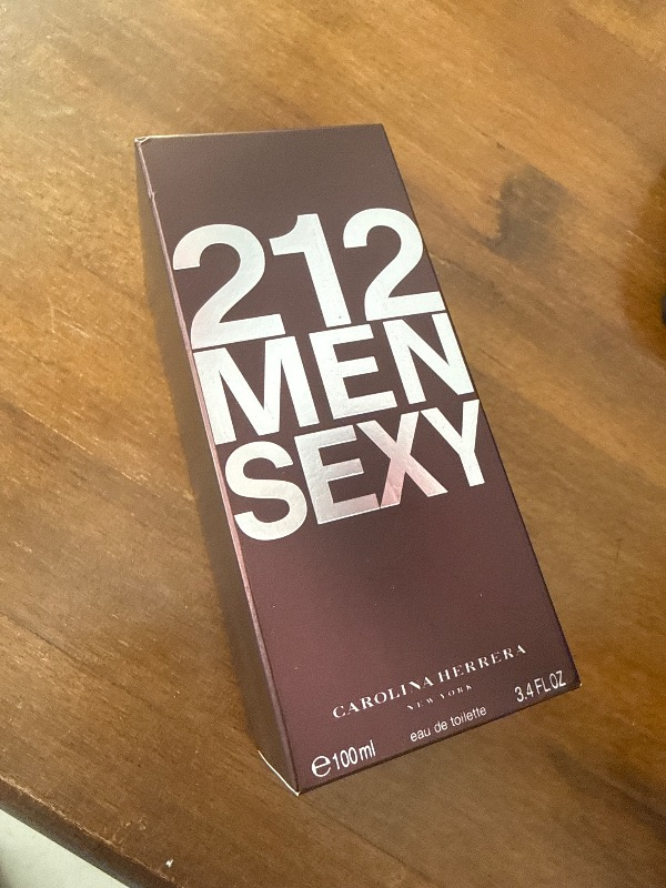 Carolina Herrera 212 Men Edt 100 ml Erkek Parfüm