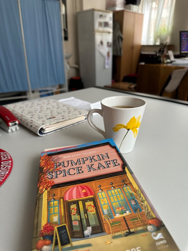 Pumpkin Spice Kafe - Aşık olma Mevsimi - Laurie Gilmore